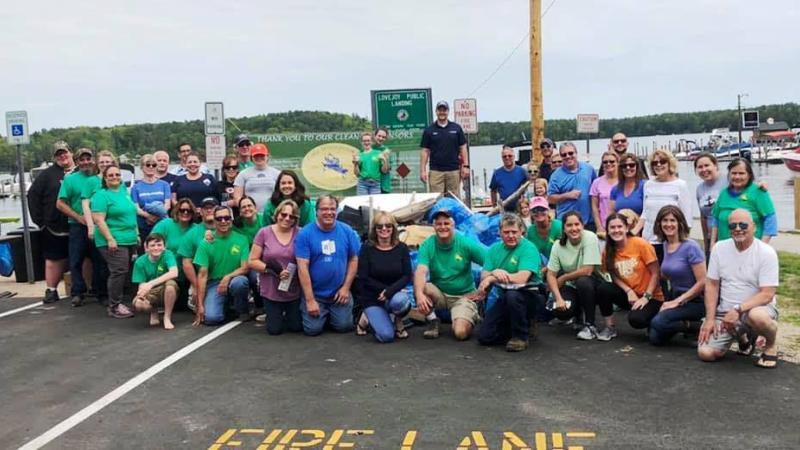 cleanup volunteers