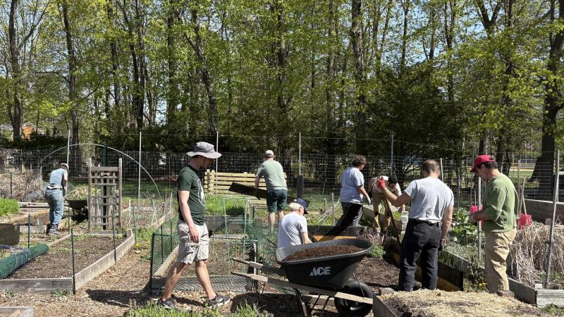 garden volunteers