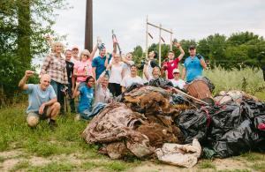 Volunteer Group Shot Pine Island Clean Up