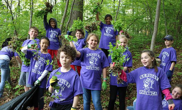 Garlic Mustard Oyster River Middle School Pull 2018