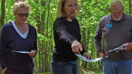 Alyson Eberhardt leading volunteers